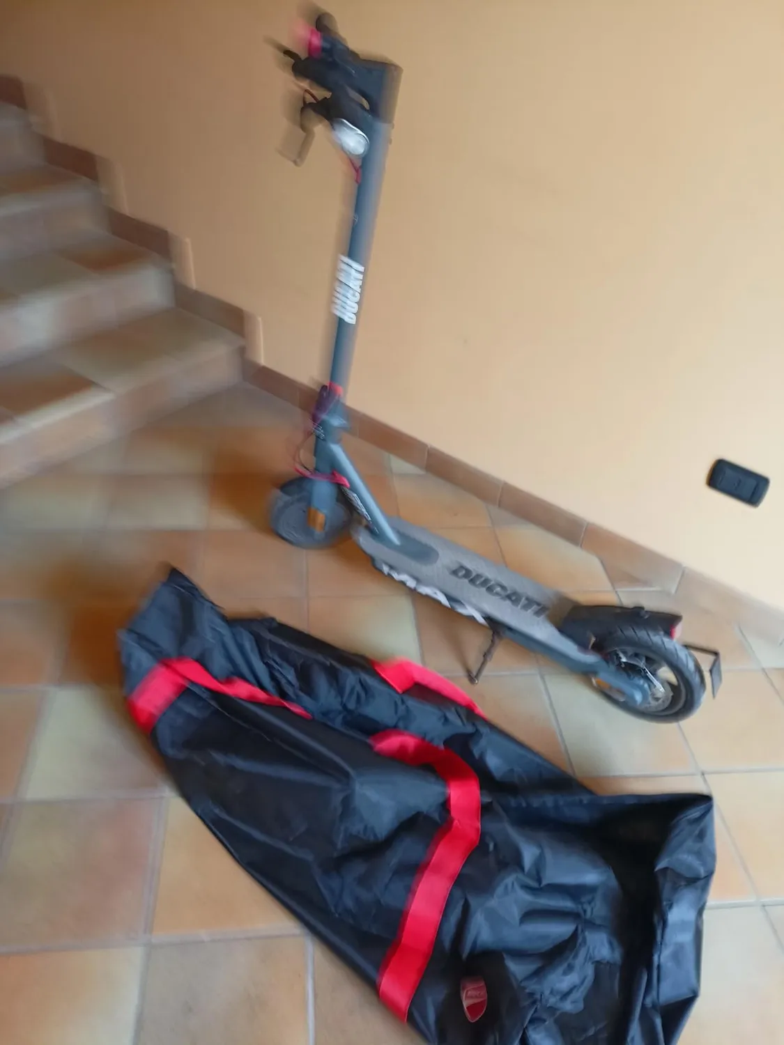 Ducati Urban Sacca Porta Monopattino Nera Ruote 8,5"