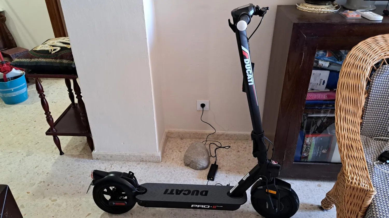 Ducati Pro-II Plus monopattino elettrico 350W ruote 10"