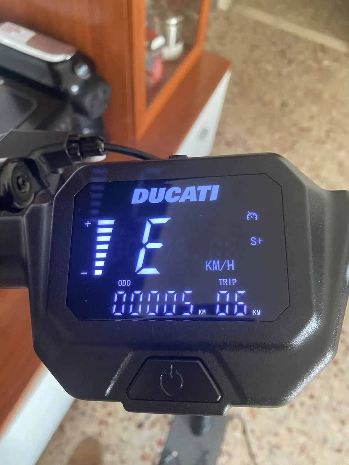 Ducati Pro-II Plus monopattino elettrico 350W ruote 10"