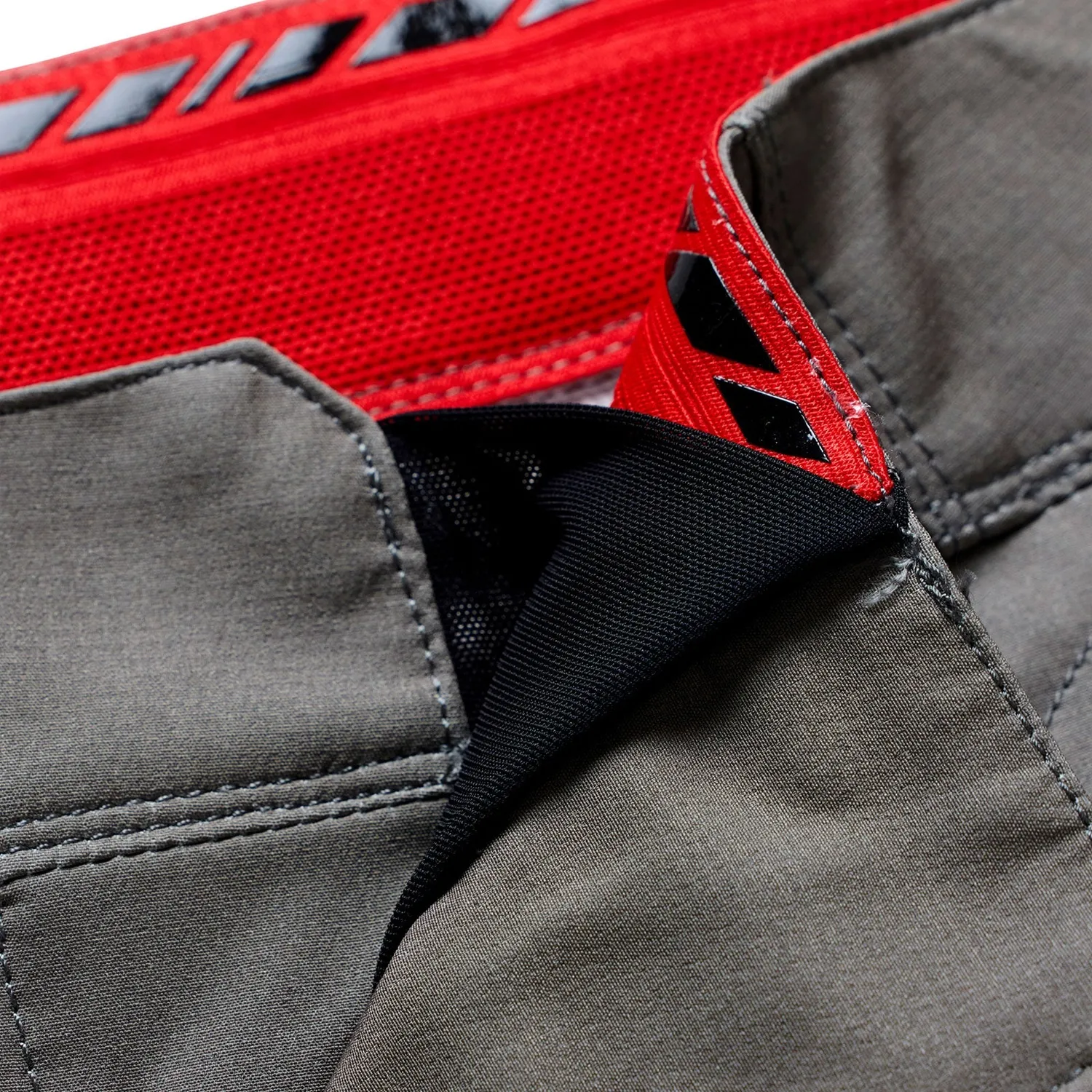 Troy Lee Designs Skyline Pro Short X Bn3th pantaloncini army tasche