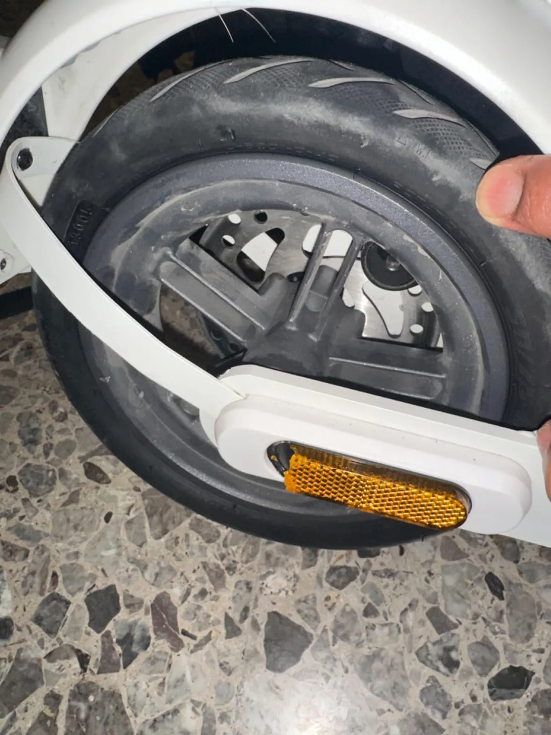 Ducati Pro-I Evo Monopattino Elettrico 350W Bianco Frecce