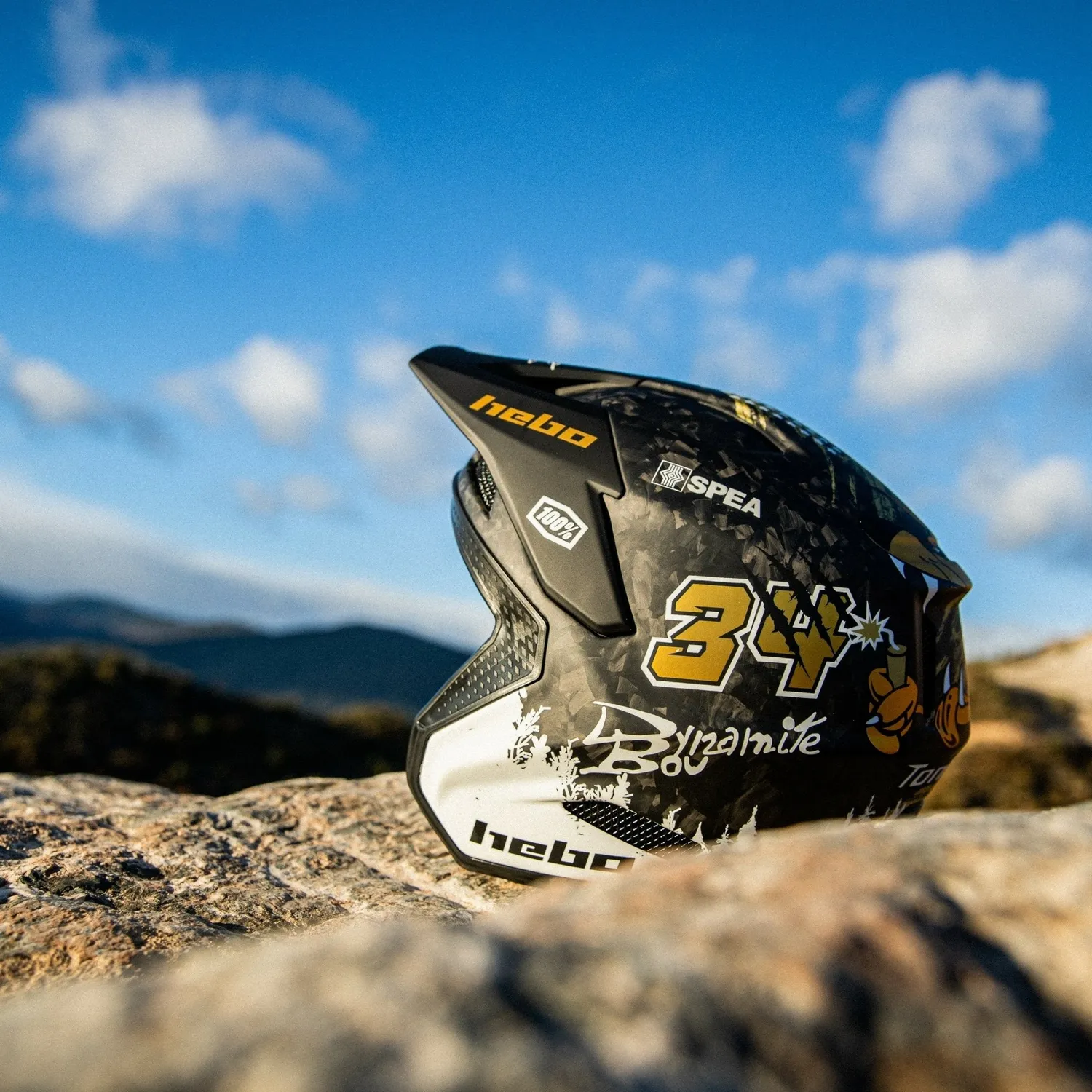 Hebo Toni Bou 34 casco trial carbonio nero oro