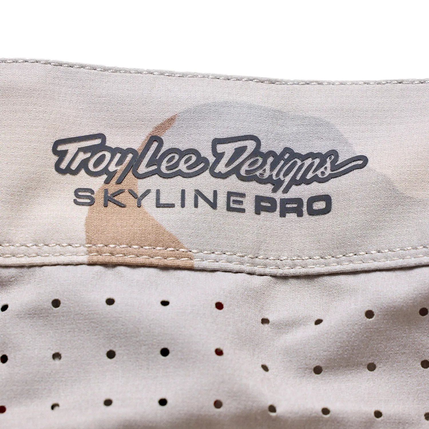 Troy Lee Designs Skyline Pro Flow Camo shorts MTB pumice liner