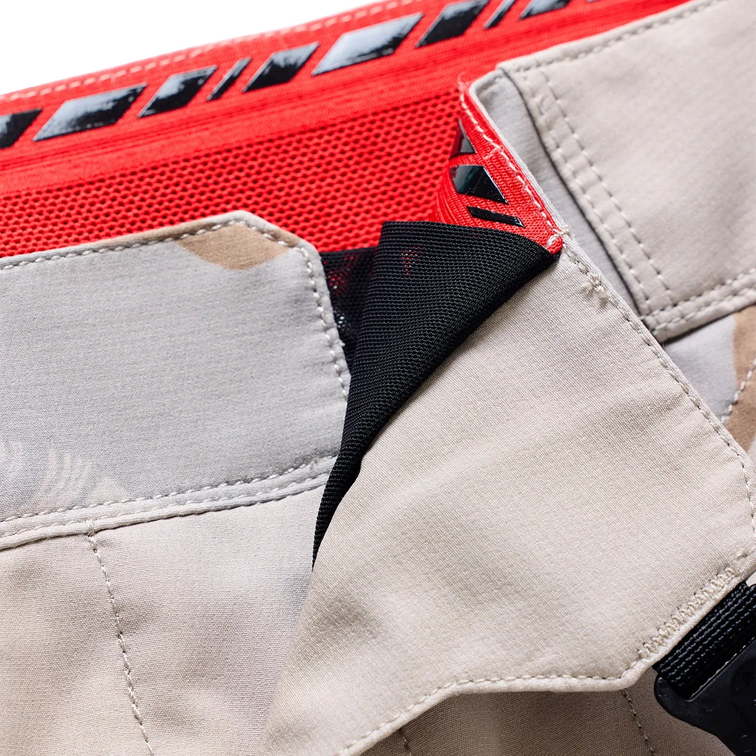 Troy Lee Designs Skyline Pro Flow Camo shorts MTB pumice liner
